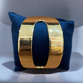 Stunning two-tone design combining gold and silver finishes for a luxurious, contemporary look